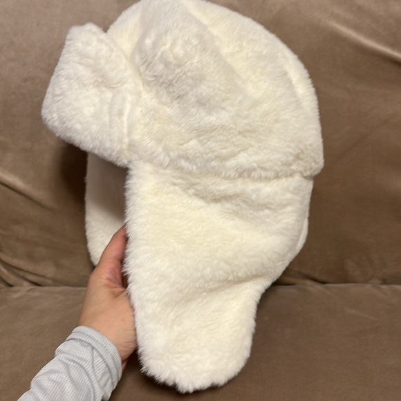 Bundle Faux Fur scarf 🧣& Trapper Hat -Ivory - Picture 5 of 17